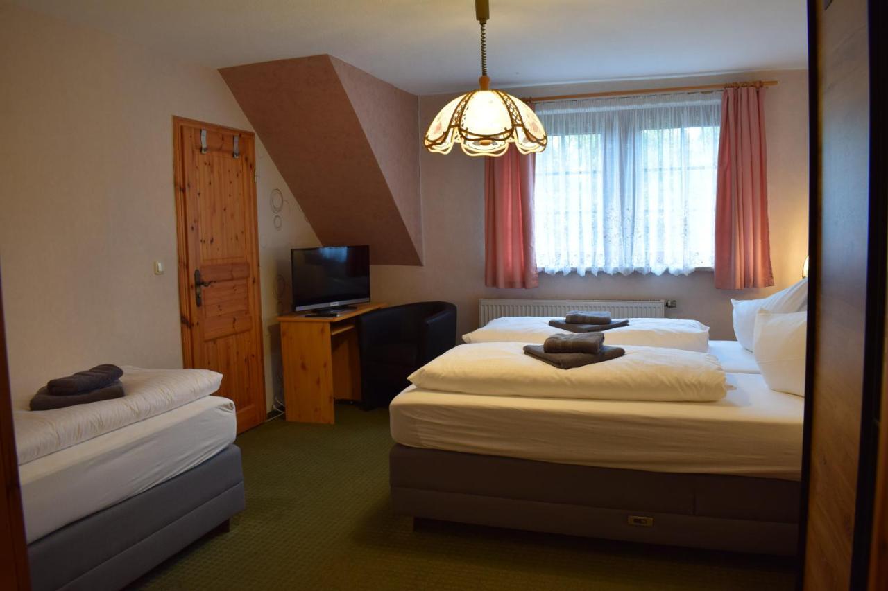 Landhotel "Lichte Aue" Lichtenau Stutzengrun Zewnętrze zdjęcie