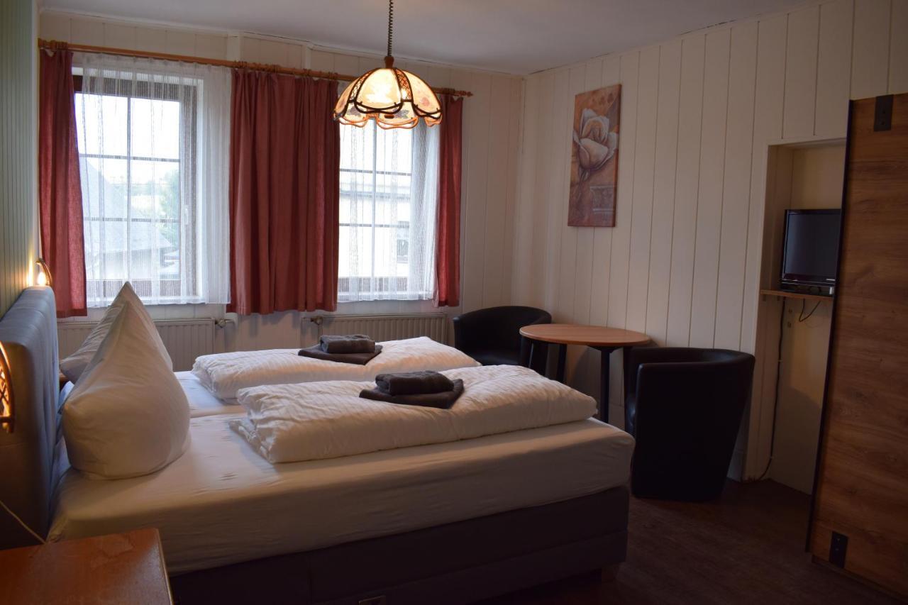 Landhotel "Lichte Aue" Lichtenau Stutzengrun Zewnętrze zdjęcie