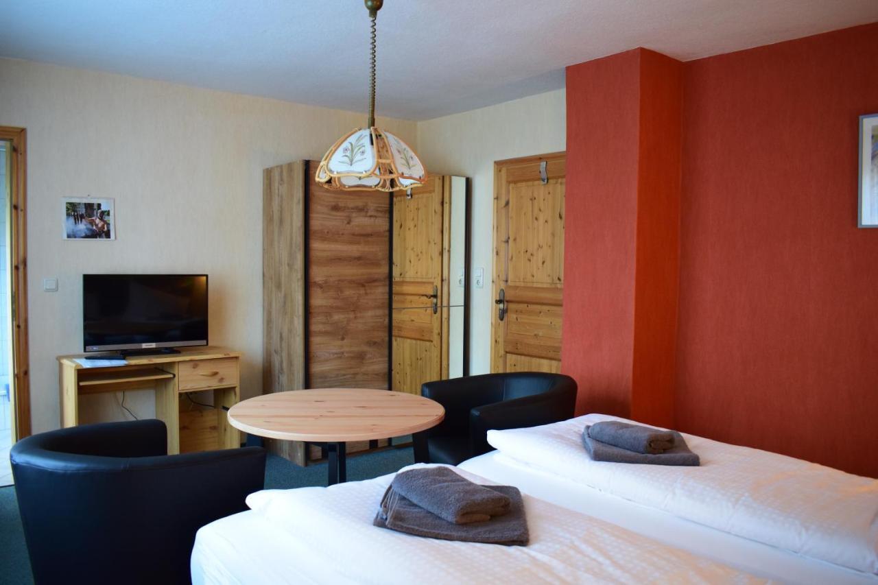 Landhotel "Lichte Aue" Lichtenau Stutzengrun Zewnętrze zdjęcie